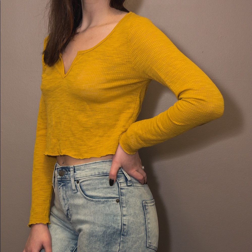 Long sleeve crop top